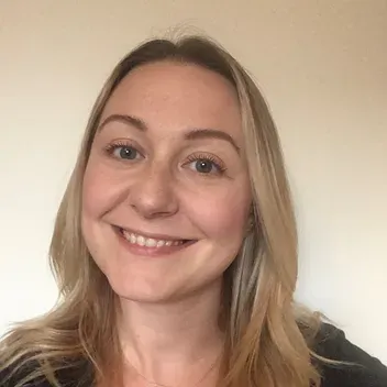 Portrait photo of Susan Long