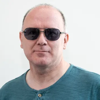 Portrait photo of Alan Score