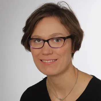 Portrait photo of Gabriele Schweikert