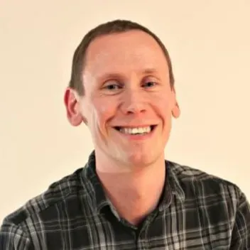 Portrait photo of Lindsay Davidson