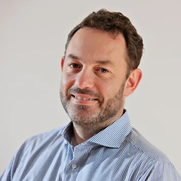 Portrait photo of Mario Stravidis