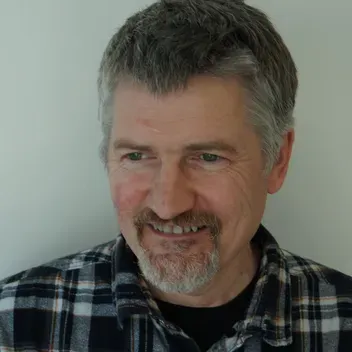 Portrait photo of Angus Lamond