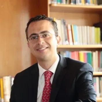 Portrait photo of Milton Montoya