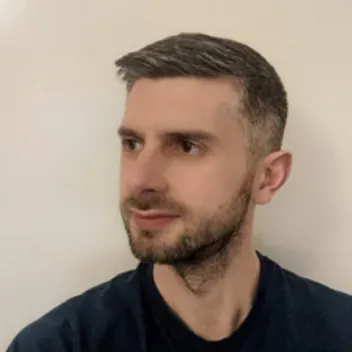 Portrait photo of Craig Davidson