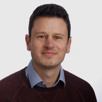 Portrait photo of Nick Andrews