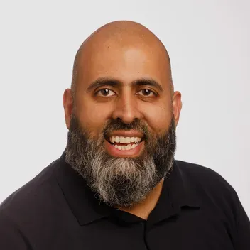 Portrait photo of Usman Arshad