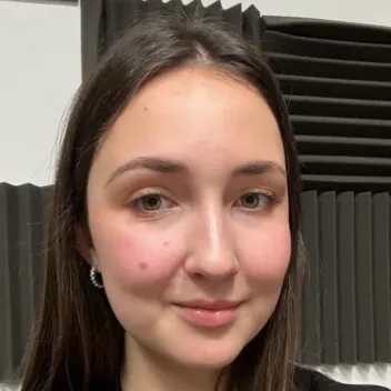 Girl with text 'Under 22 free bus pass around scotland'