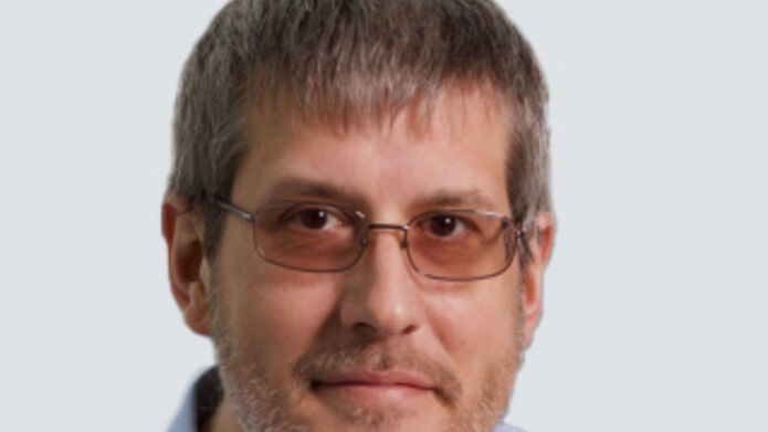 Portrait photo of Paul Davies