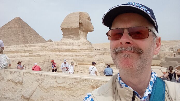Picture of Bill Kerr near the Sphynx in Egypt