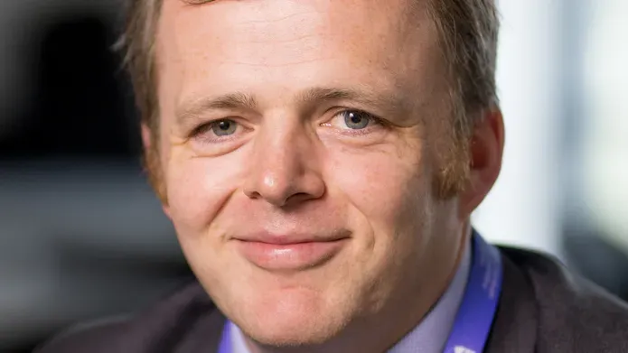 Portrait photo of Raphael Heffron