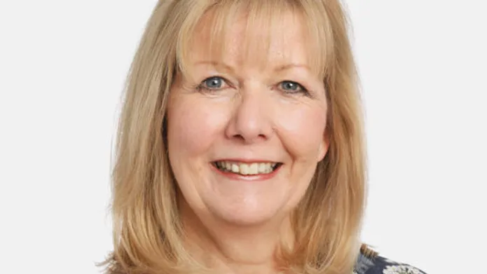 Portrait photo of Lesley Peebles