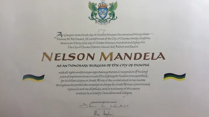 Plaque commemorating Nelson Mandela's Freedom of the City of Dundee