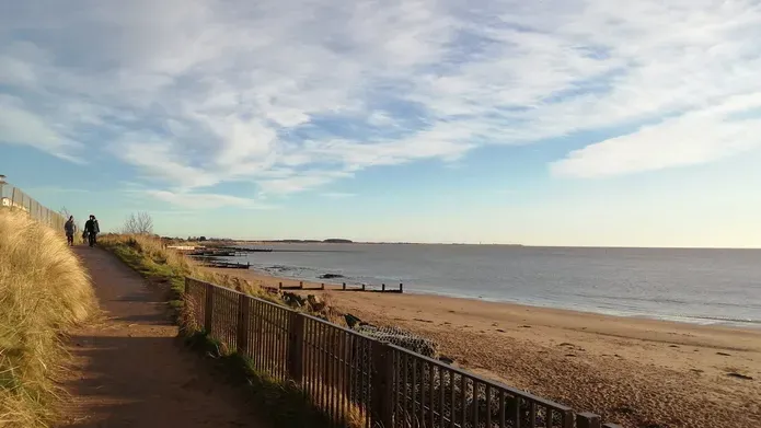 The path to Broughty Ferry