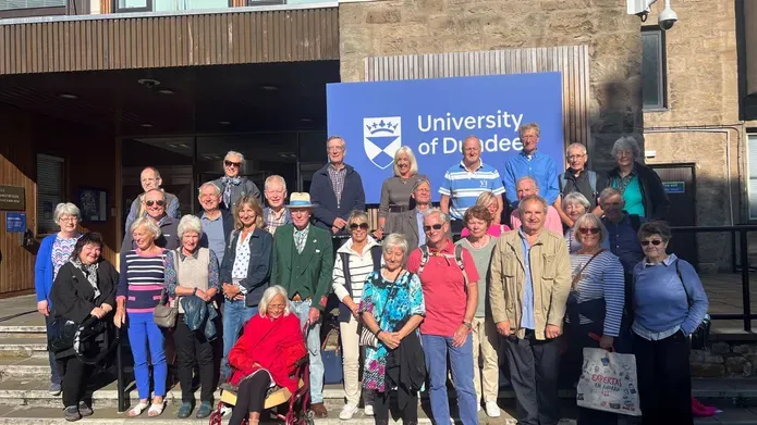 A group of almuni from the Class of 1976 medics