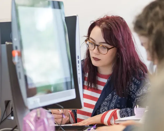 Students in an IT suite