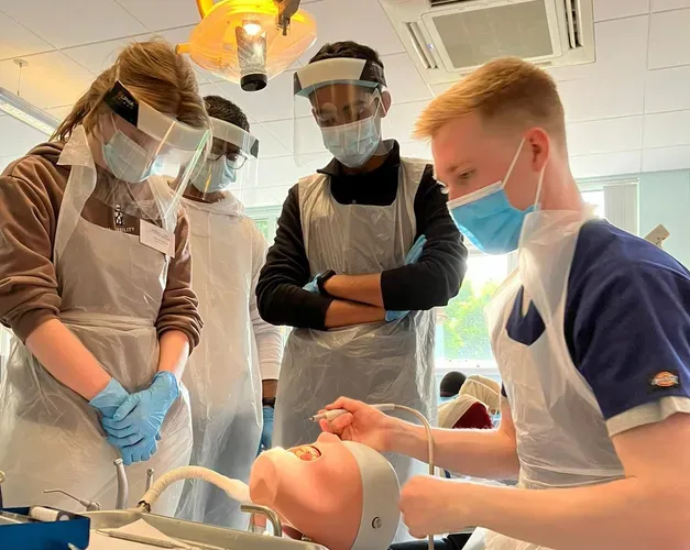 dental students working