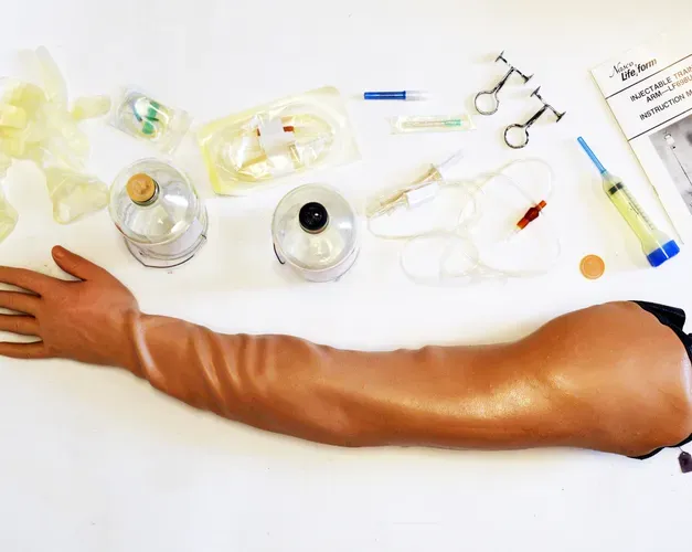 model arm for nursing training with accessories