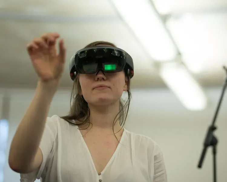 Student in VR Workshop