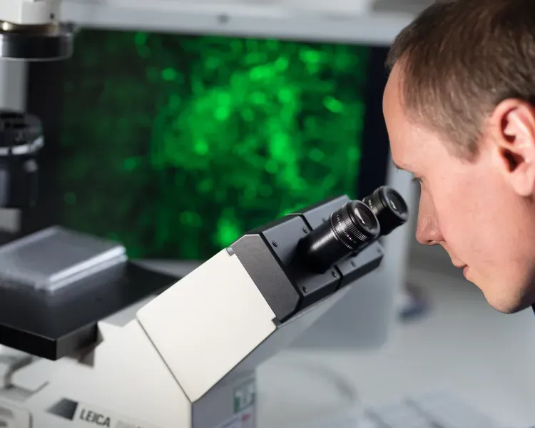 Life Sciences researcher