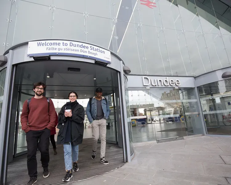 Students coming out of Dundee train station