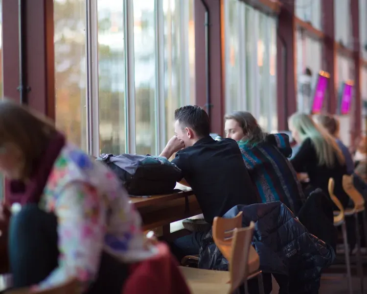 Students sat at the windows in Liar Bar