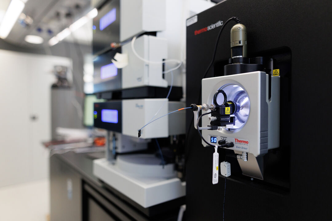 An image of a machine with a fan and a computer inside, used for cooling purposes.