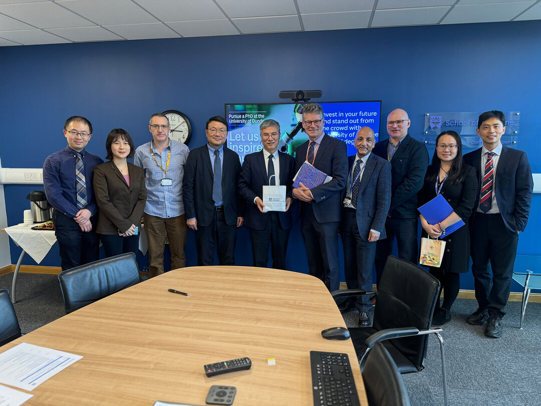 Sichuan University representatives and School of Medicine Dean Professor Rory McCrimmon